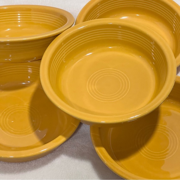 One Homer Laughlin Fiestaware 7” Bowl. Gold. - Picture 1 of 10